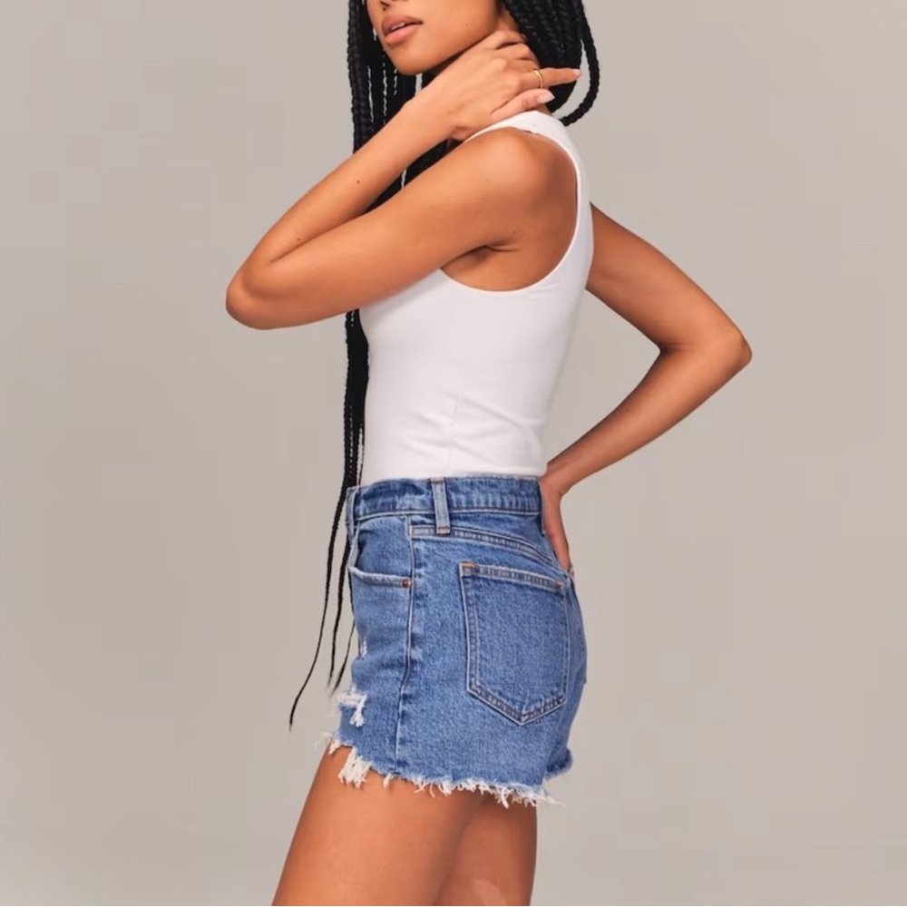 Abercrombie & Fitch The Mom Short Women’s 26/2 High Rise Jean shorts